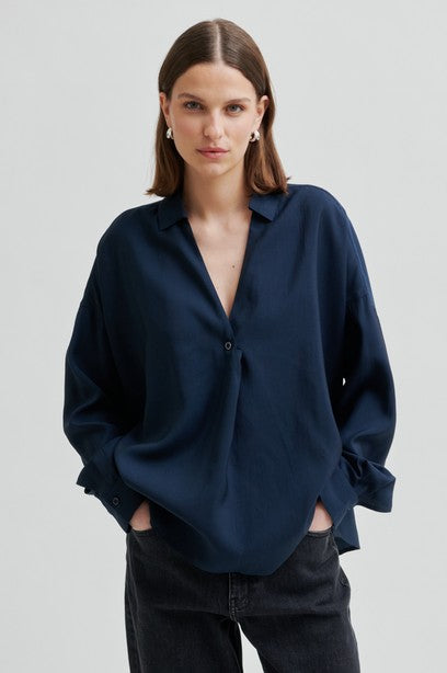 SECOND FEMALE TIMELINE Bluse, carbon