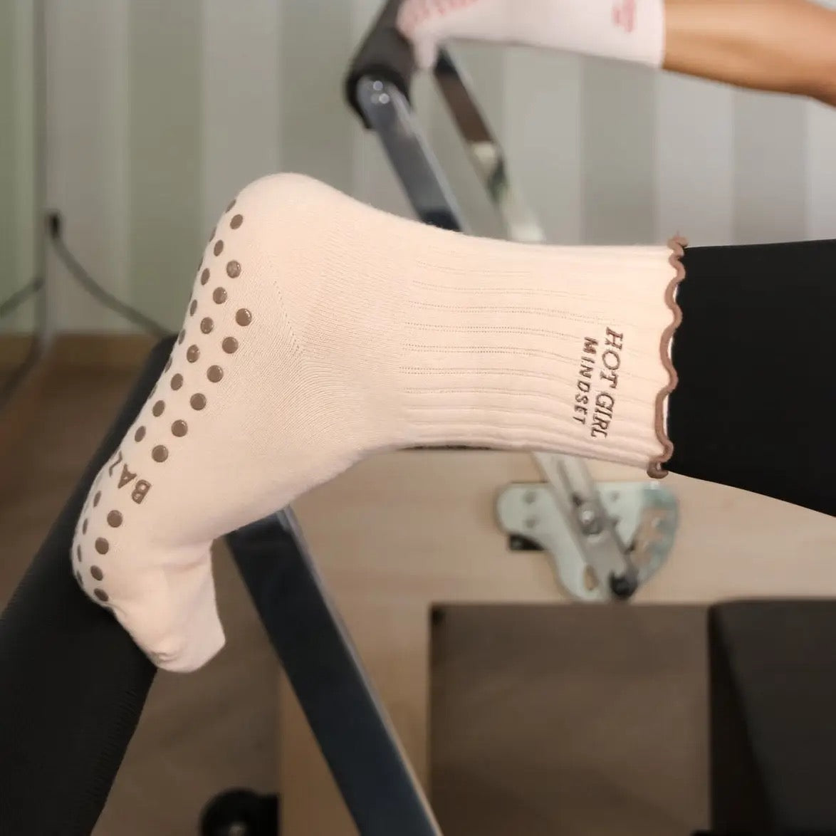 BAZAAR NOIR HOT GIRL MINDSET Socken, rosa