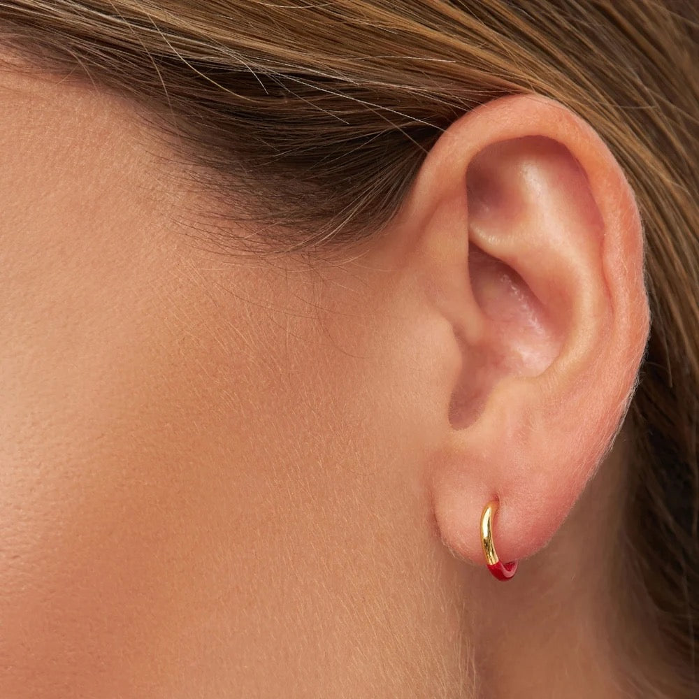 LULU COPENHAGEN HOOP HALF DIP Ohrring, passion red/gold