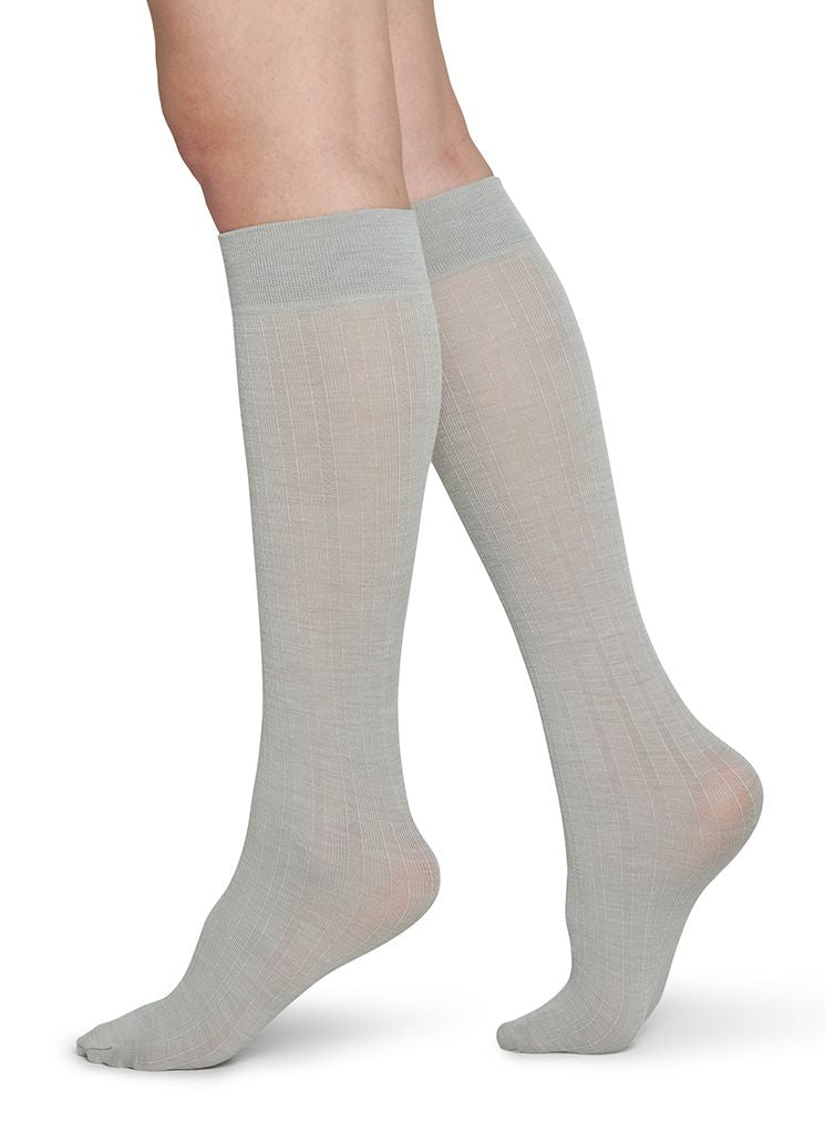 SWEDISH STOCKINGS FREJA Woll-Kniestrümpfe, hellgrau