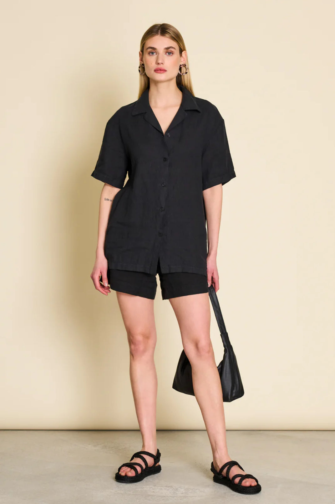 JAN|N JUNE TOURNAI Shorts, schwarz