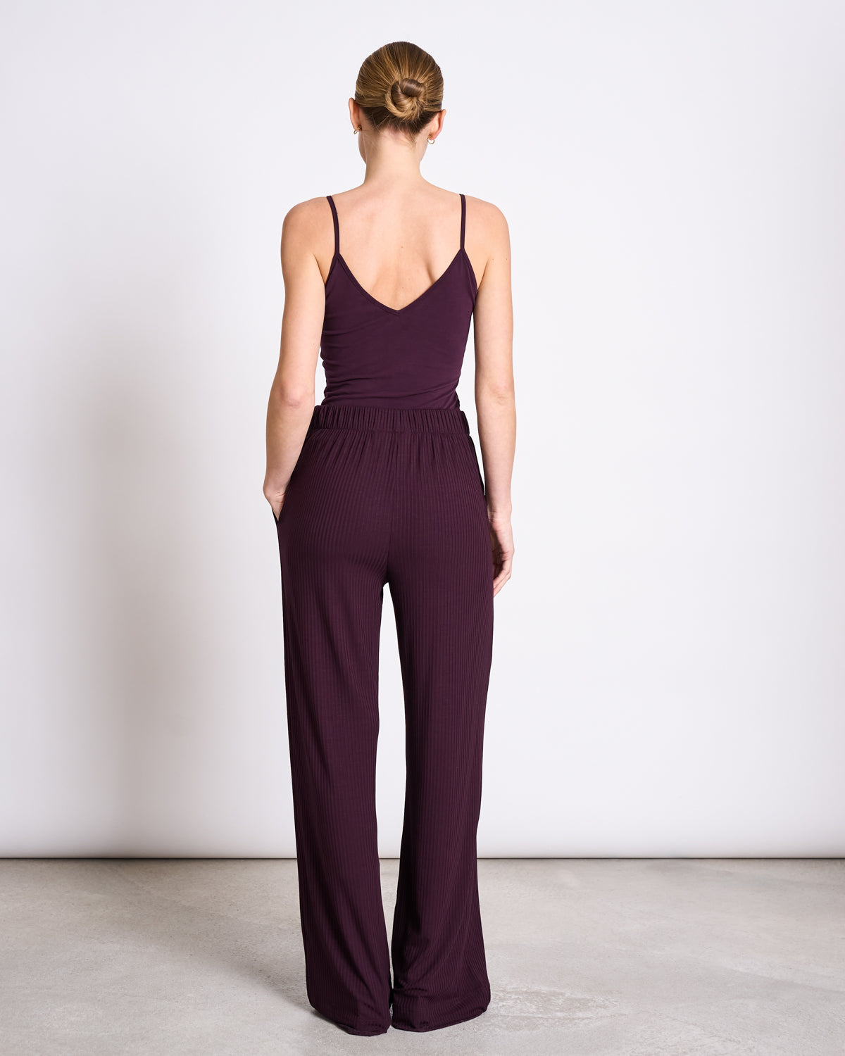 JAN|N JUNE SMILLA Hose, cherry lacquer