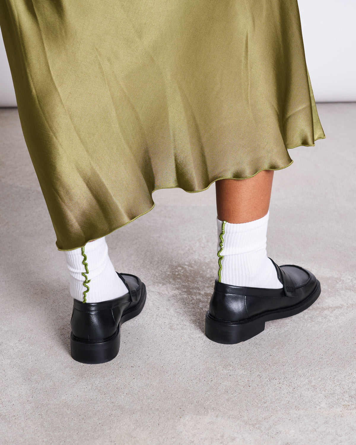 JAN|N JUNE OVERLOCK Socken, woody olive