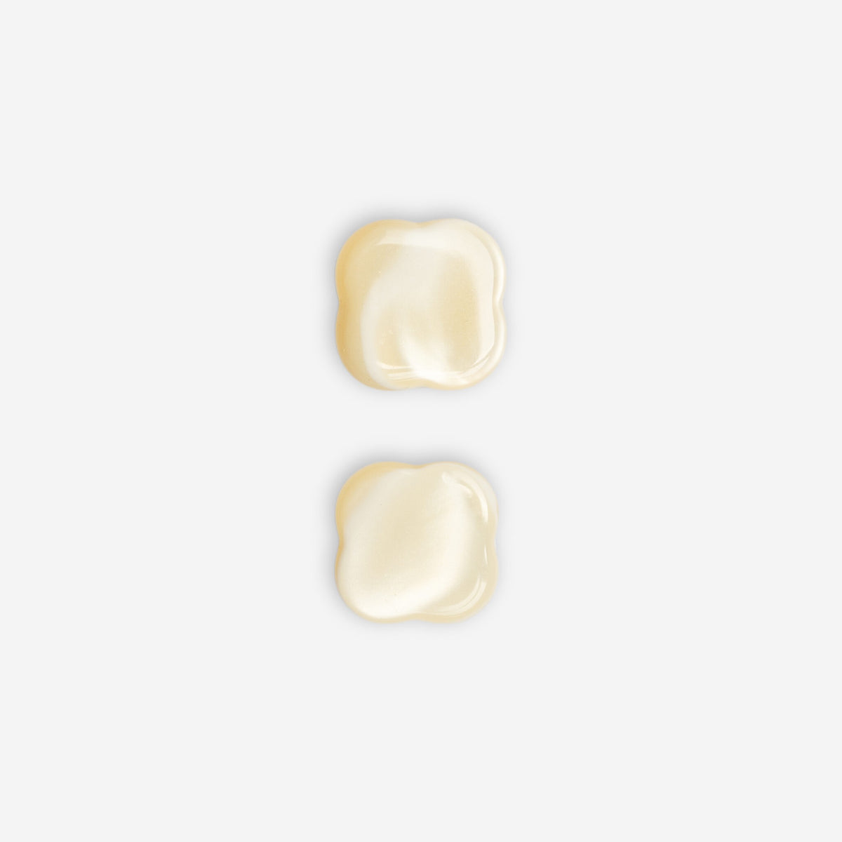 SASSTIE CORE PEARL Ohrringe