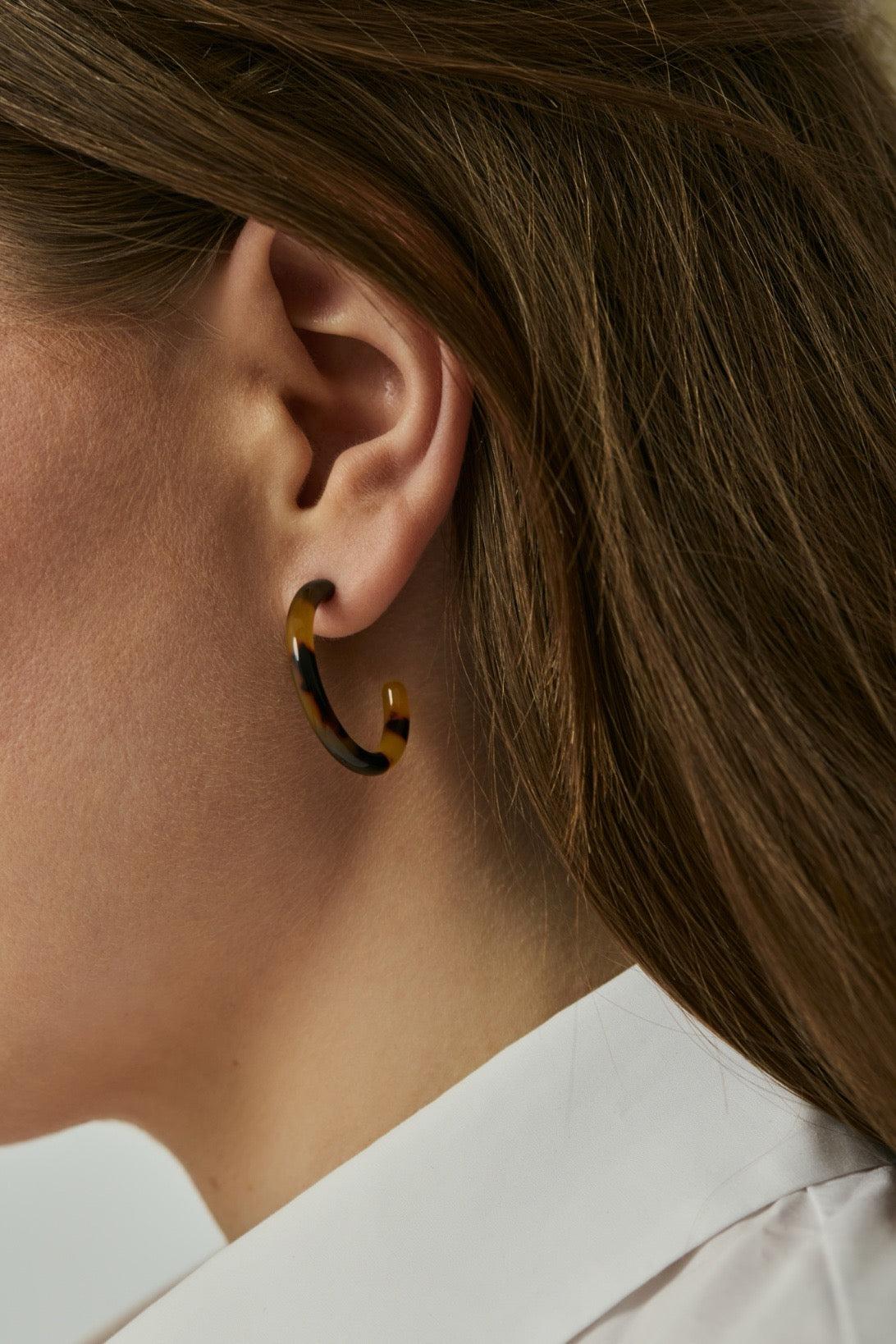 SASSTIE LOOP DARK CHEETAH Ohrringe