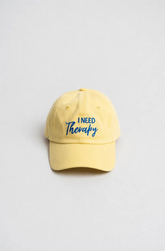 NOT YOUR MOMMY I NEED THERAPY Cap, gelb