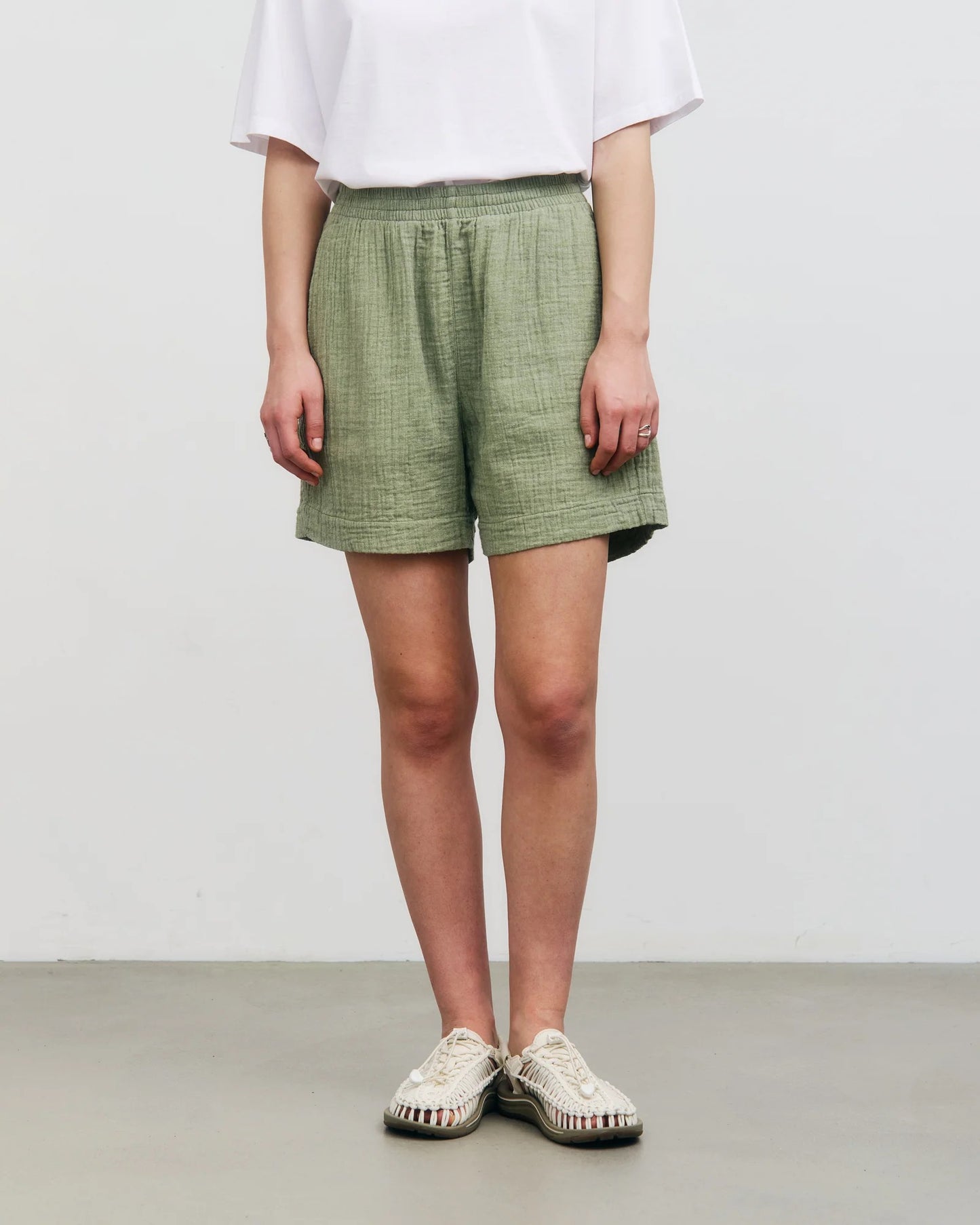 ROTHOLZ WOMEN'S Shorts, green mist