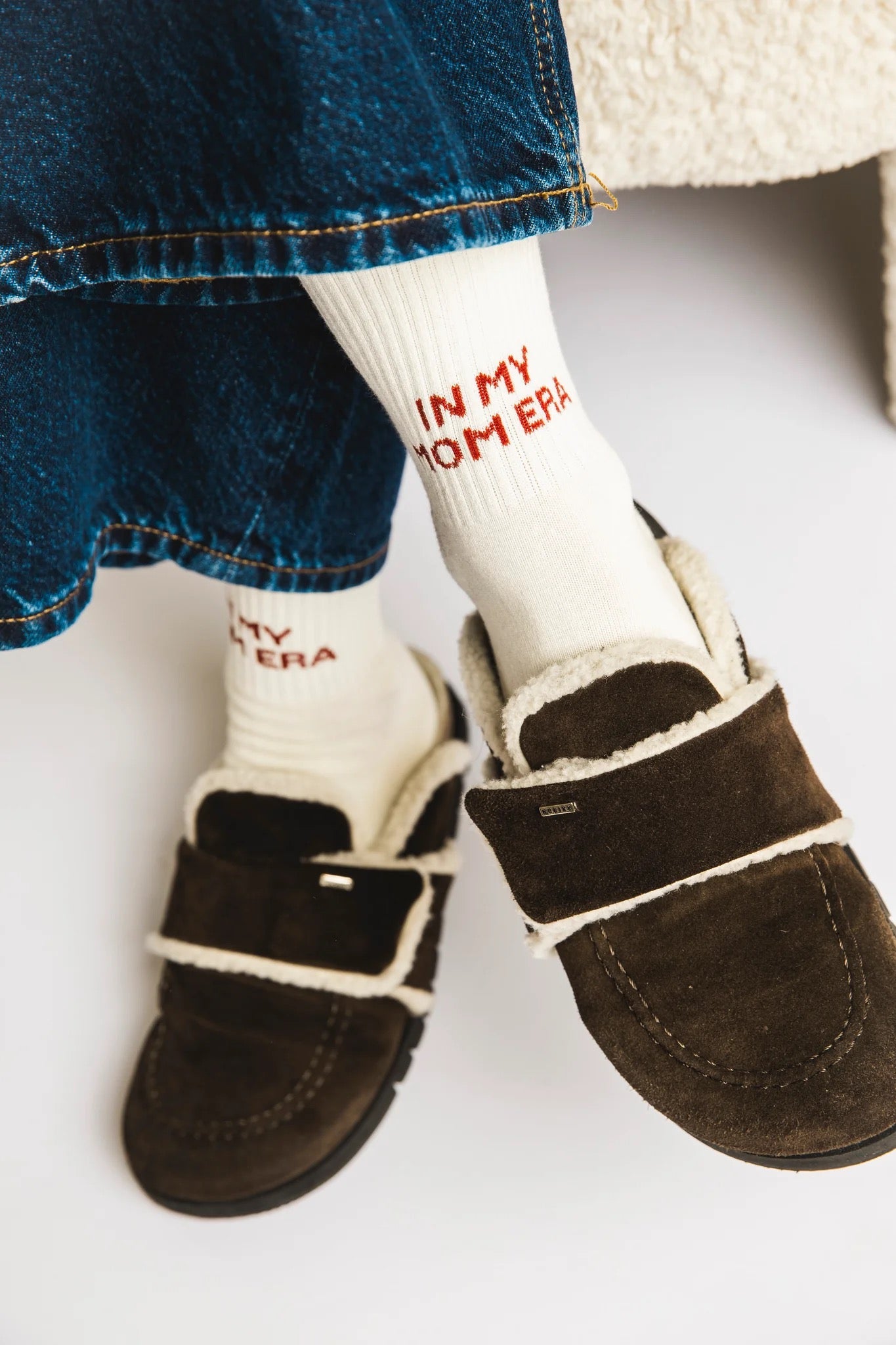 NOT YOUR MOMMY IN MY MOM ERA Socken, weiß