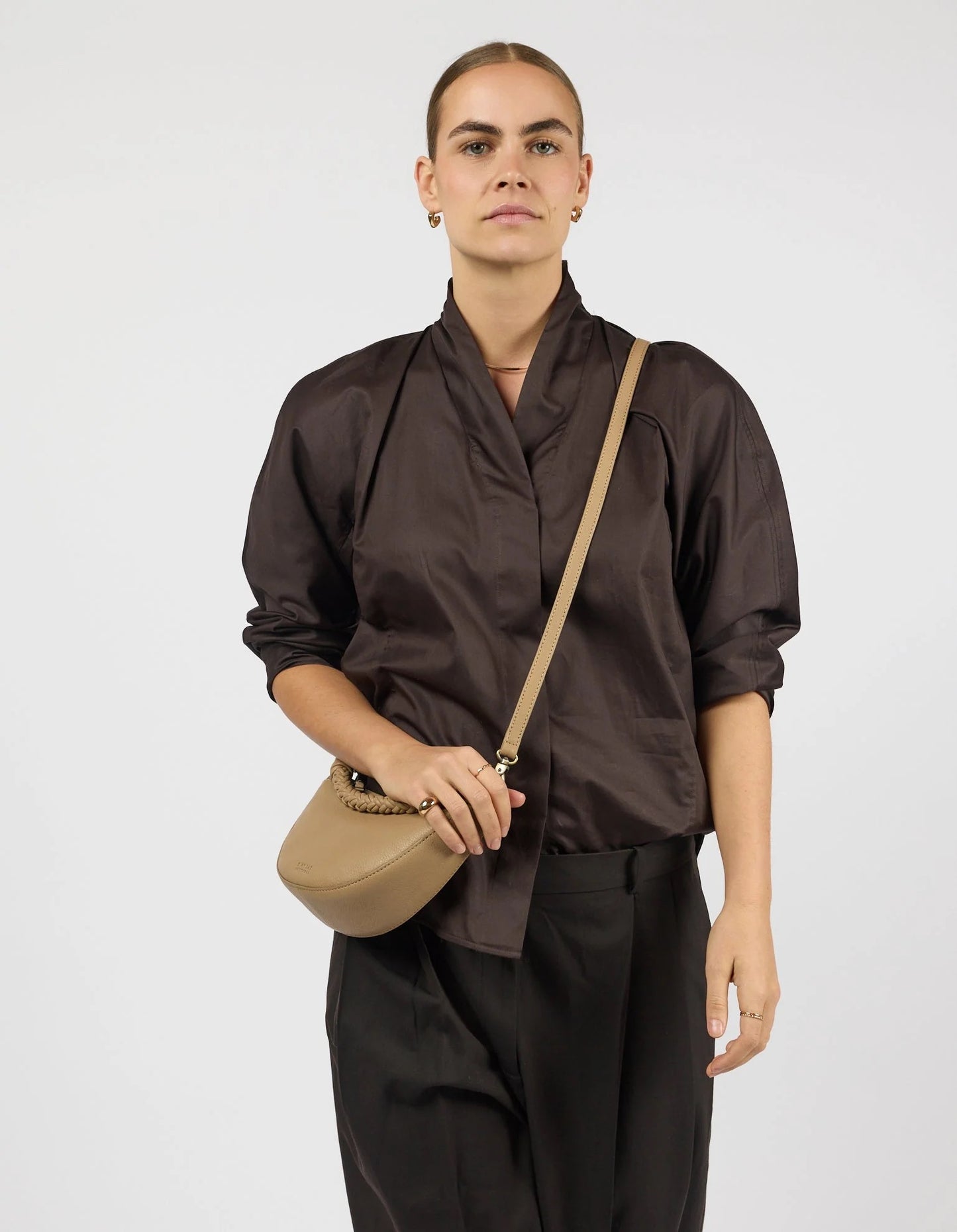 O MY BAG LEO MINI Handtasche, dark sand