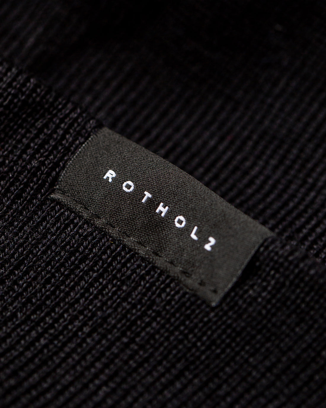 ROTHOLZ CROPPED BEANIE Mütze, soft black