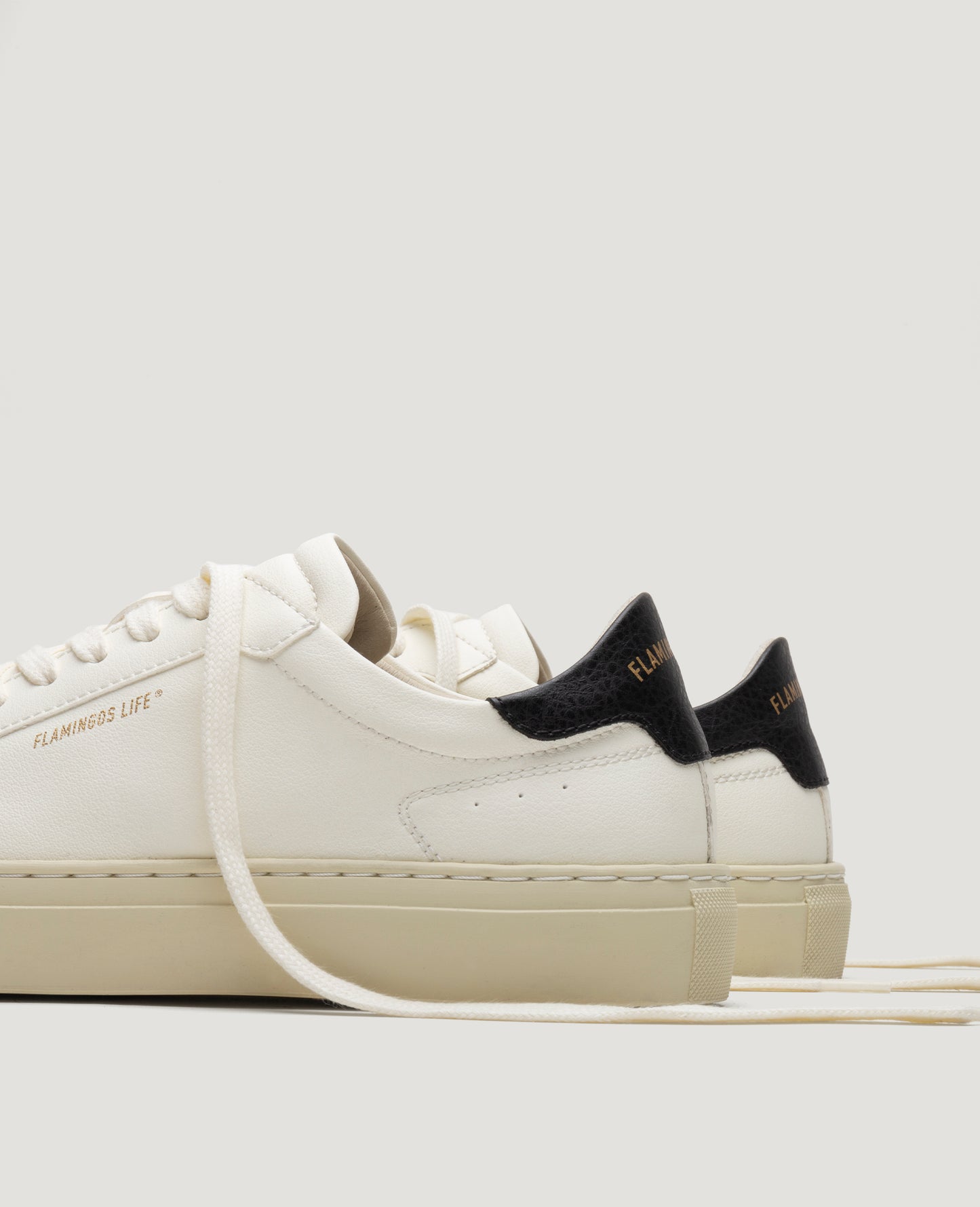 FLAMINGOS LIFE HAMPTON COURT, white black