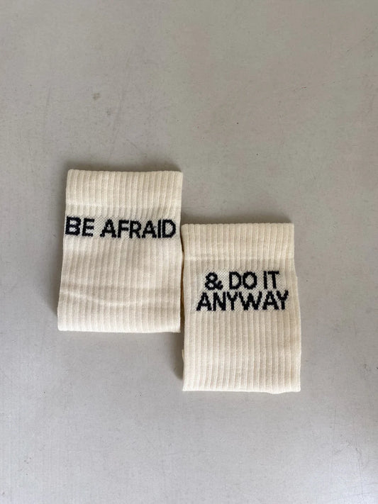 JUTELAUNE BE AFRAID & DO IT ANYWAY Socken, offwhite