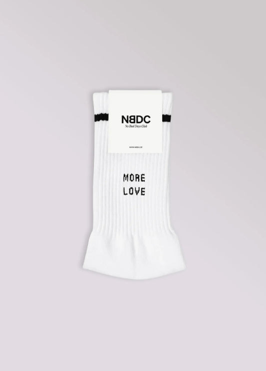 NBDC MORE LOVE LESS HATE Socken, weiß