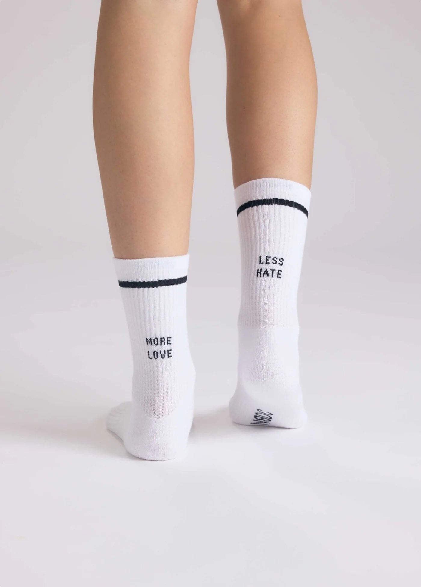 NBDC MORE LOVE LESS HATE Socken, weiß