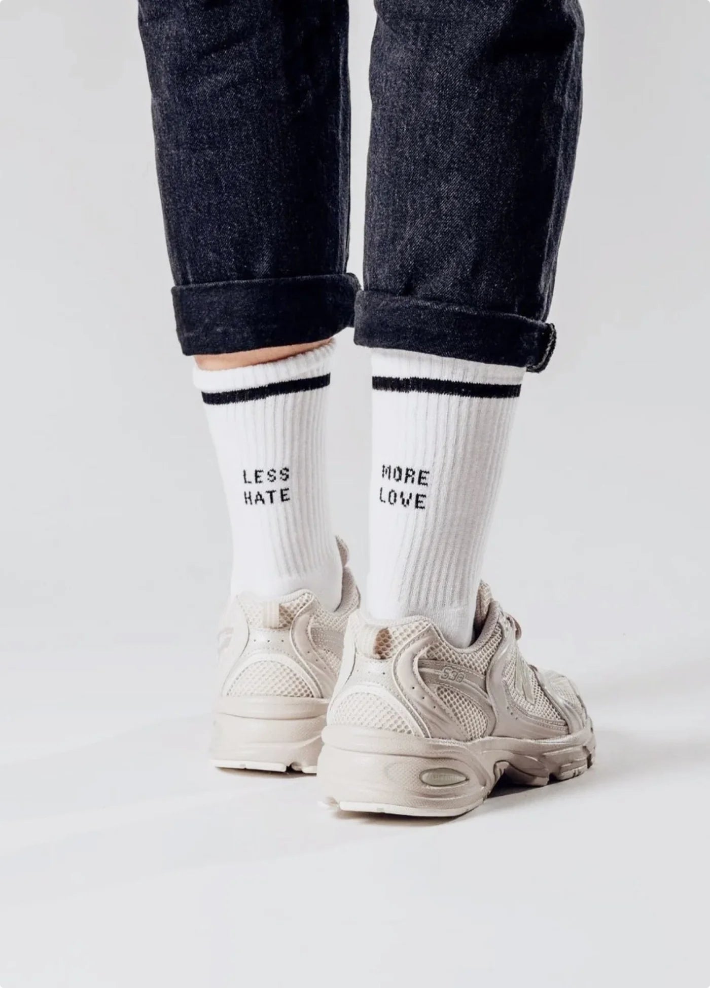 NBDC MORE LOVE LESS HATE Socken, weiß