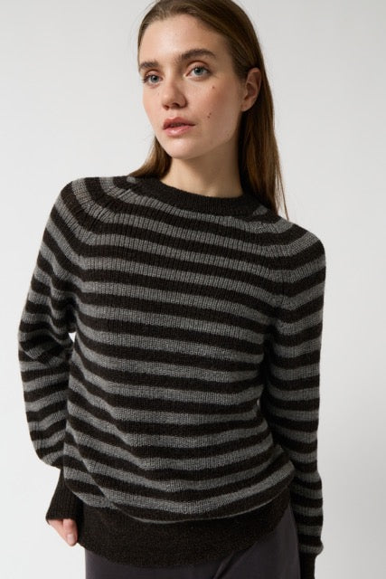 AMT.STUDIO CRYSTAL STRIPES Pullover, grau/ braun