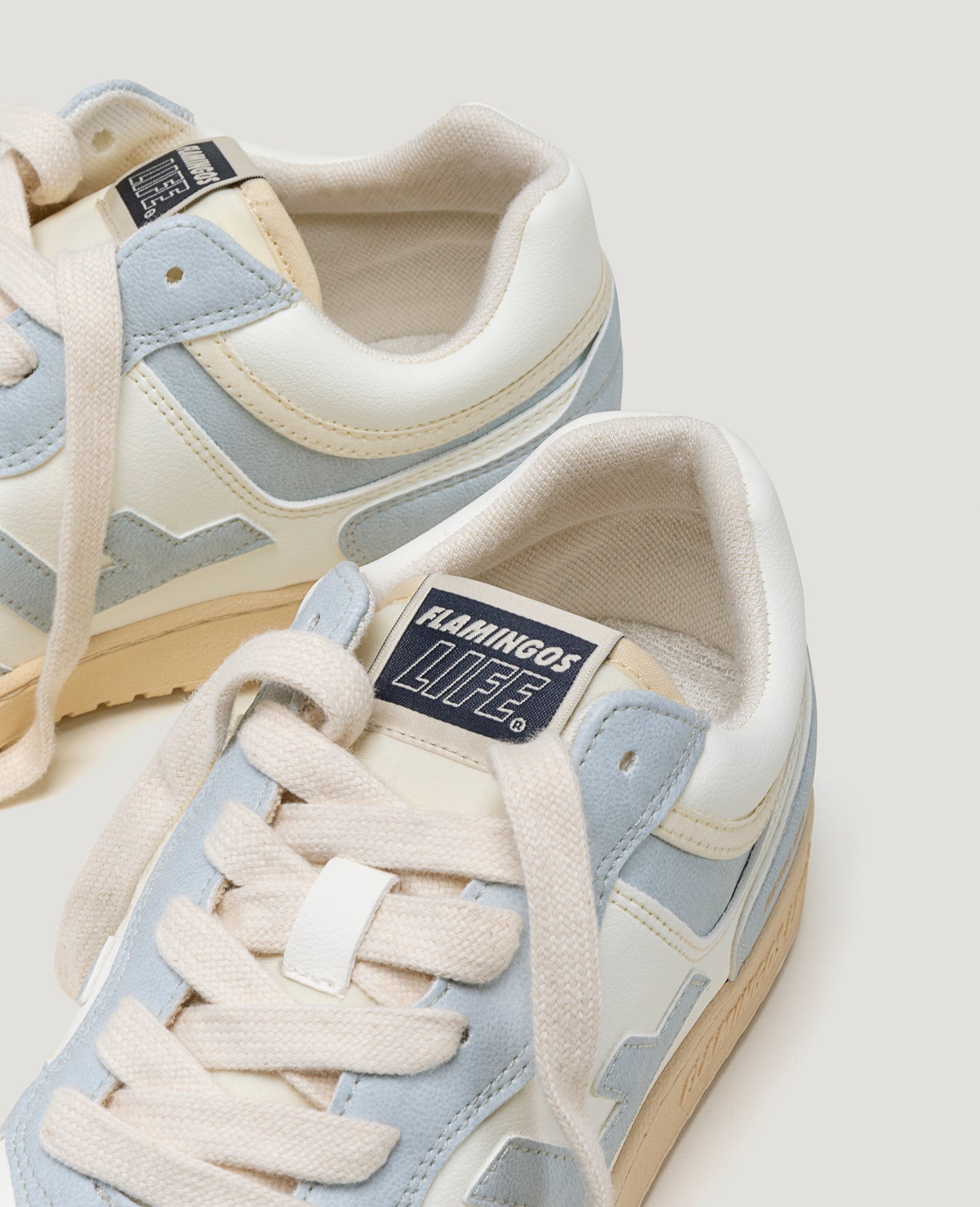 FLAMINGOS LIFE RETRO 86s, fog vanilla