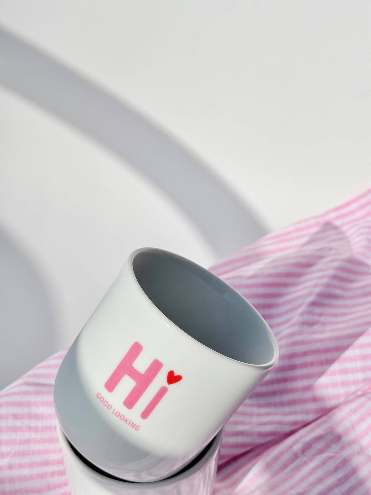 GOLDSCHERBEN HEART SMILEY Becher, weiß